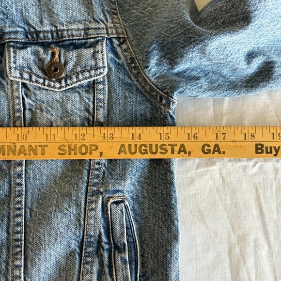 Oshkosh B'gosh Kids Turcker Denim Jean Jacket Size 10 Light Wash Blue Boys Girls - Picture 10 of 11